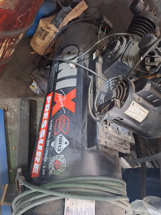 COMPRESSOR 15 PÉS 200 L MONOFASICO 