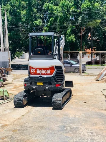 Bobcat miniescavadeira 