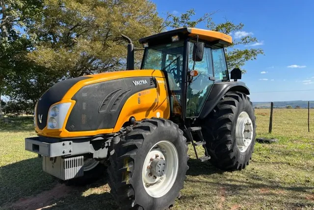 Trator Valtra BM 110 