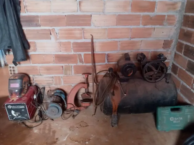 Vendo borracharia quase completa