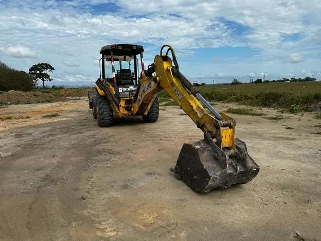 Retroescavadeira New Holland B110B 
