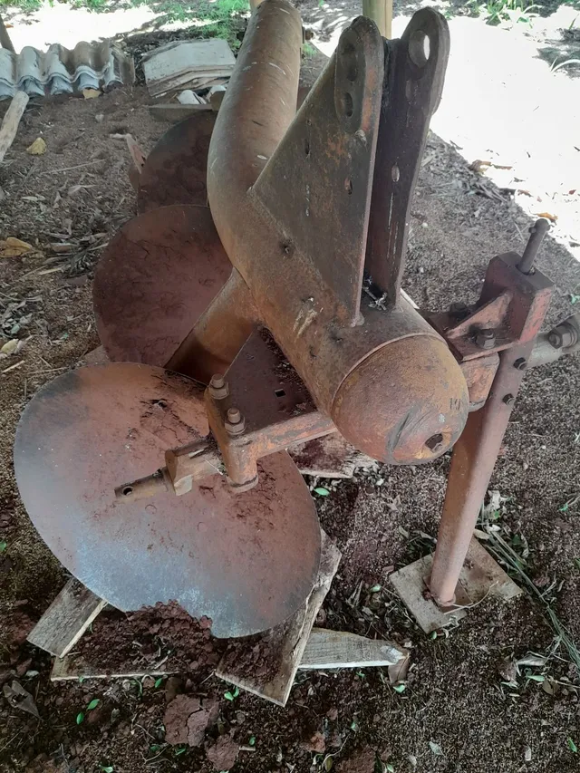 Arado para trator 