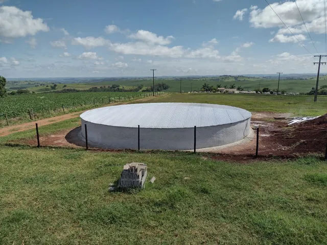 RESERVATÓRIO E BEBEDOURO EM CONCRETO ARMADO.<br>TANQUE PARA PEIXES.