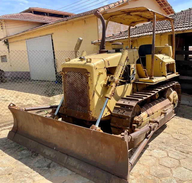 Máquina de Esteira Caterpillar D4E 