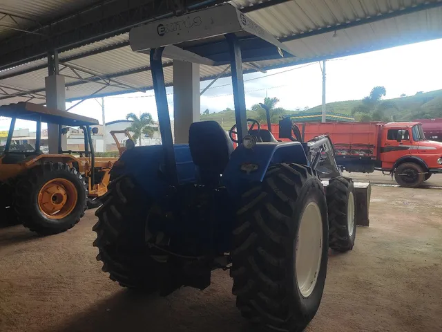 Trator New Holland 
