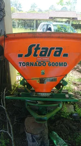 Distribuidor de adubo Stara Tornado 600md