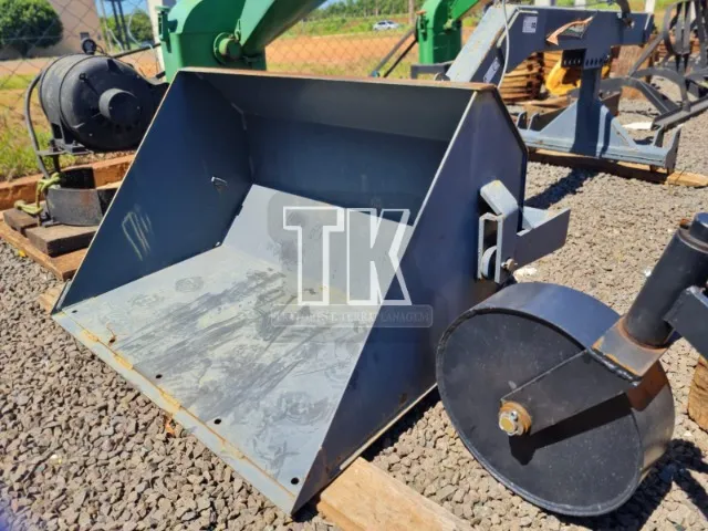 cod.601 - Concha Traseira Mecânica Nova 220 Litros - TK Tratores Nova Andradina - MS 