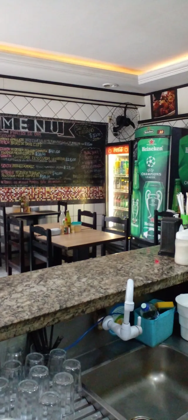 Bar e restaurante de esquina na vila Mariana 