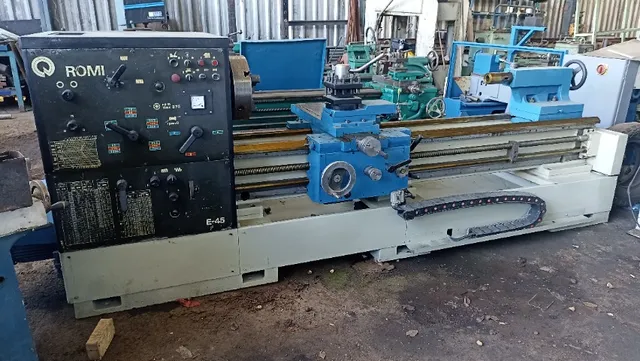 Torno Mecânico Romi E-45 - 800 X 2000 mm