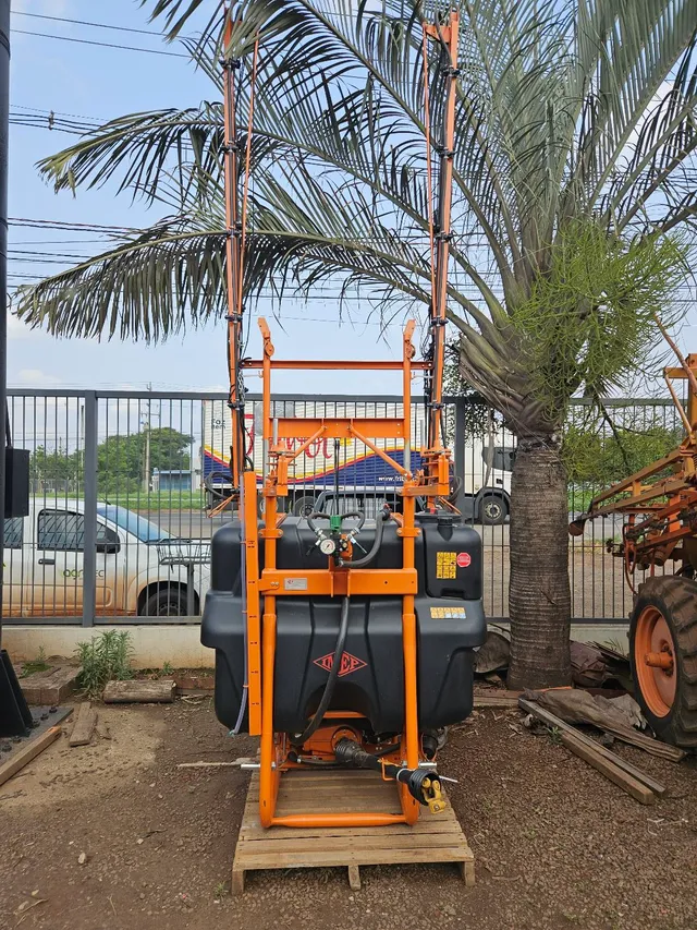 Pulverizador 600 litros 