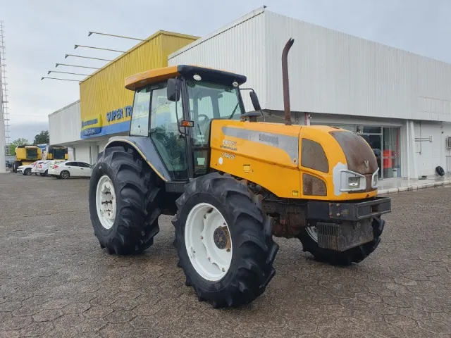Trator Valtra BM125 ano 2008.