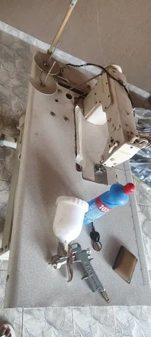  Máquina de costura reta