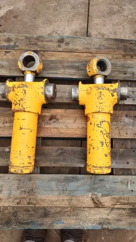 Cilindro de giro JCB 3C - p/n 557/60127
