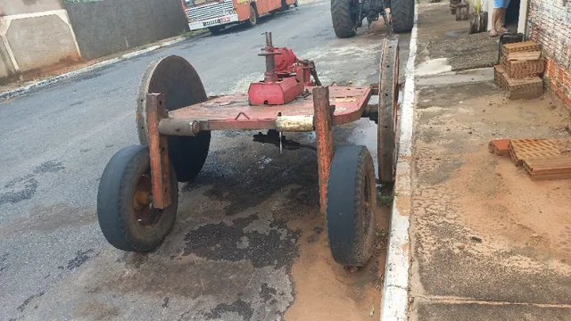 Trator 275