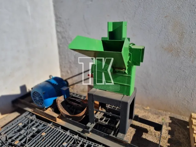 cod. 805 Triturador Forrageiro elétrico trifásico - TK Tratores Nova Andradina - MS 