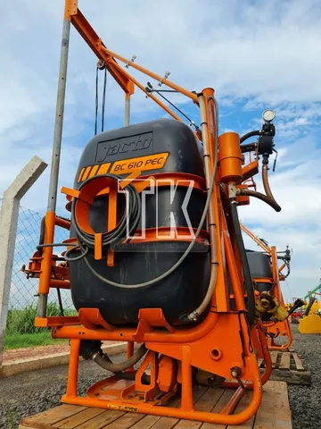 Pulvrizador / Bomba de veneno pecuário 600 L Jacto - TK Tratores Nova Andradina - MS 