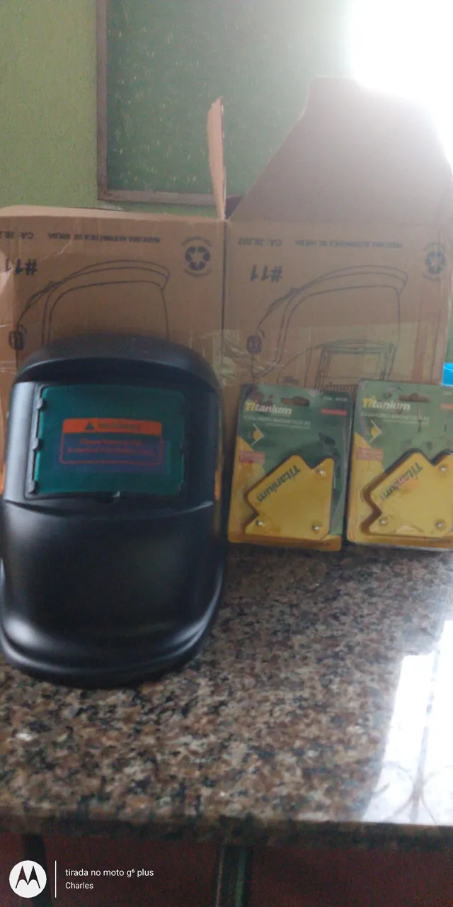 Vendo máscara de soldador automática com 1 pá de imã mágneticos