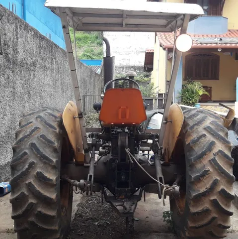 Vendo Trator Valmet 