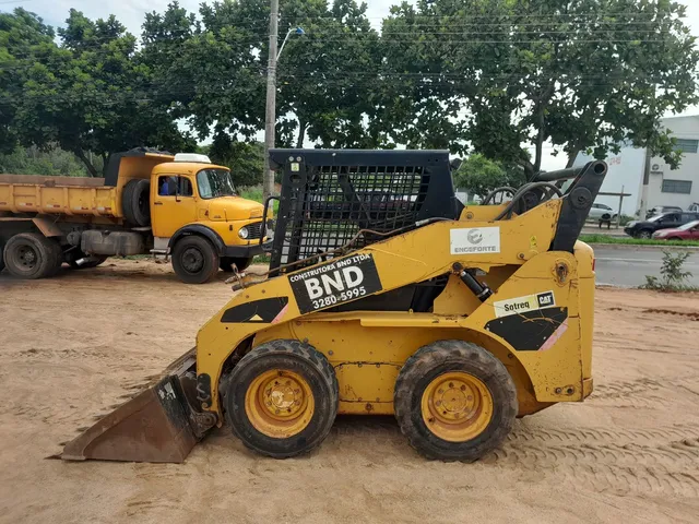 Bob cat caterpillar 232b2 
