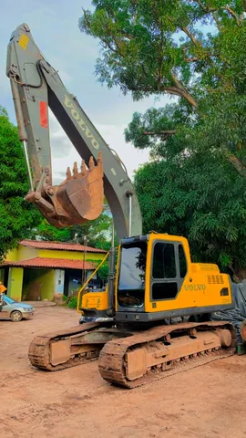 Escavadeira Volvo EC210 