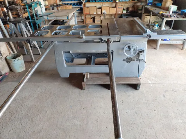 Esquadrejadeira invicta grande toda ferro fundido motor de 5 CV trifásico 7500 reais
