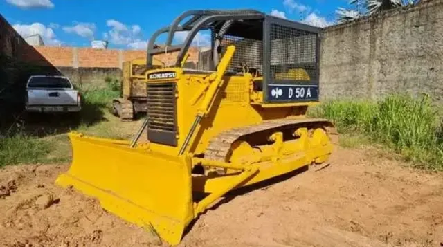 Trator de Esteiras Komatsu D50A1983