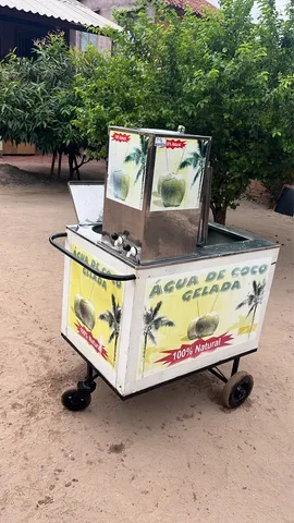 Vendo carrinho de água de coco