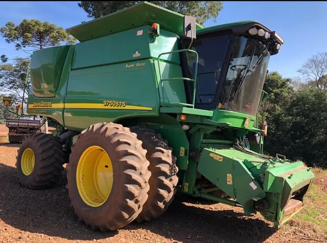 Colhedeira John Deere 9750STS ano 2008, Plataforma 30 pés, no MT