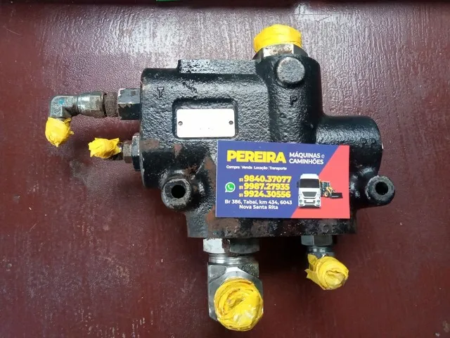 Válvula direção retroescavadeira Case 580 L