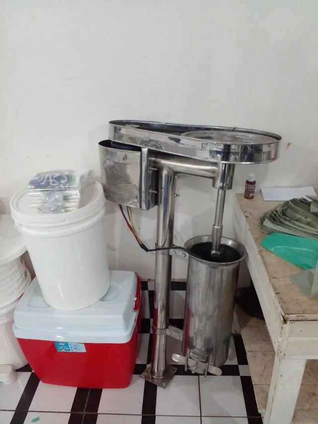 Vendo uma batedeira de açaí 