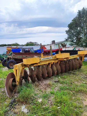 Arado Gradeador Civemasa 14 Folhas