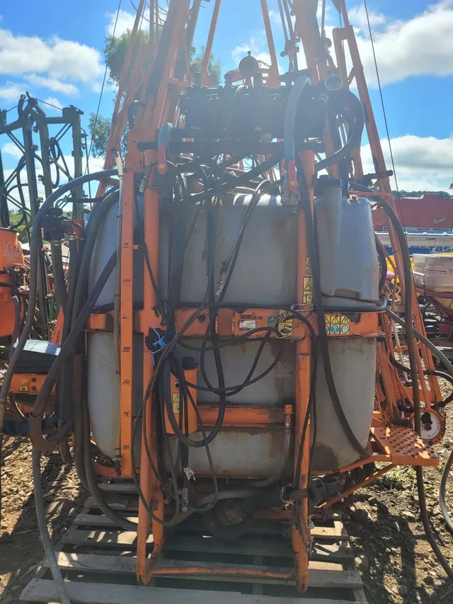 Jacto 800LT 18m comando Hidraulico e elétrico de vias e água 