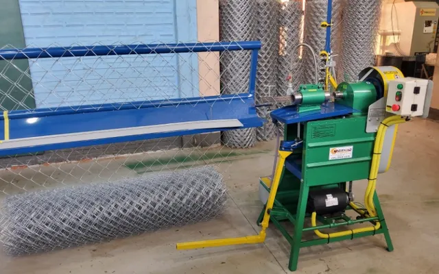 Máquina para fabricar alambrados