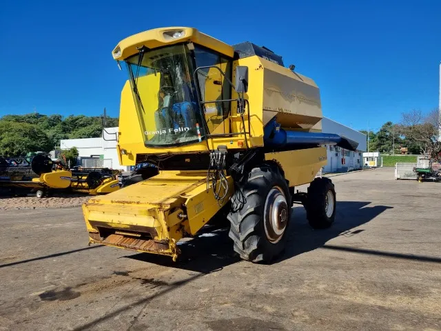 Arroz e Soja, New Holland TC5090 ano 2008 com plataformas de 19 pés rígida e 25 pés flex.