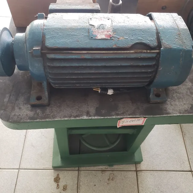 Motor jacaré 7.5cv trifásico e lixadeira cinta makita