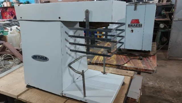 Batedeira Metisa BA12, 127V, com Acessorios, Usada