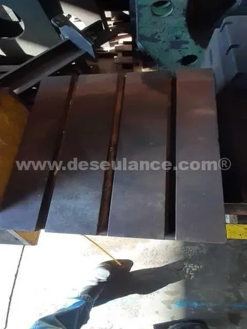 Mesa De Fixação, 490 (L) X 300 (A) X 690 (C), PESO 220 KG.