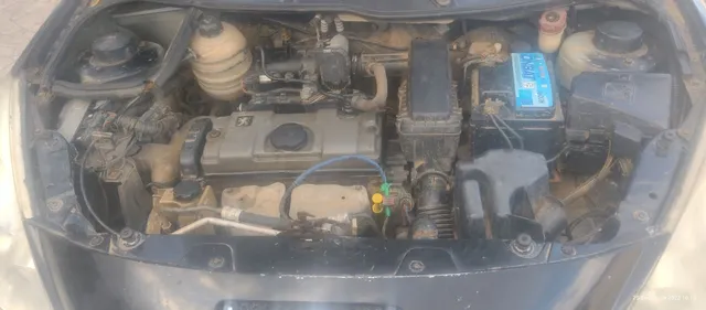 Vendo esse Peugeot 2009 completo 6mil 
