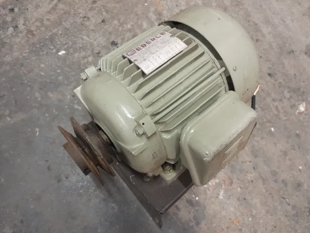 Motor elétrico trifásico 2 (HP-CV) 1730 RPM 220/380 V