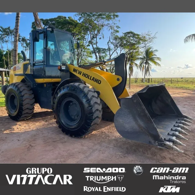 Trator Pá Carregadeira W130 New Holland. 2021
