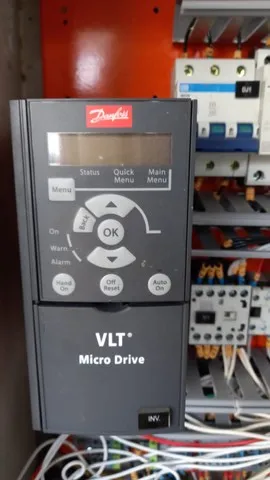 Inversor Danfoss Vlt Micro Drive 220v 2cv. 