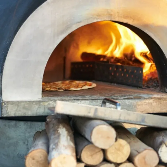 Lenha para fogueira, pira, lareira, fogo de chão, costelão, parrilla, forno, pizza, festa