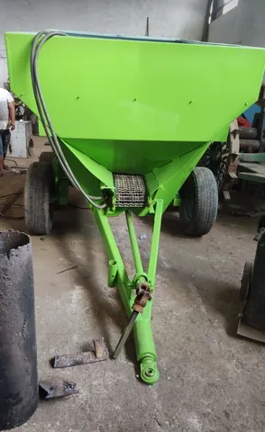 Distribuidora de calcário 4.500 kg