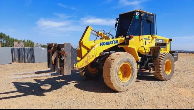 $ Carregadeira komatsu wa200 2020