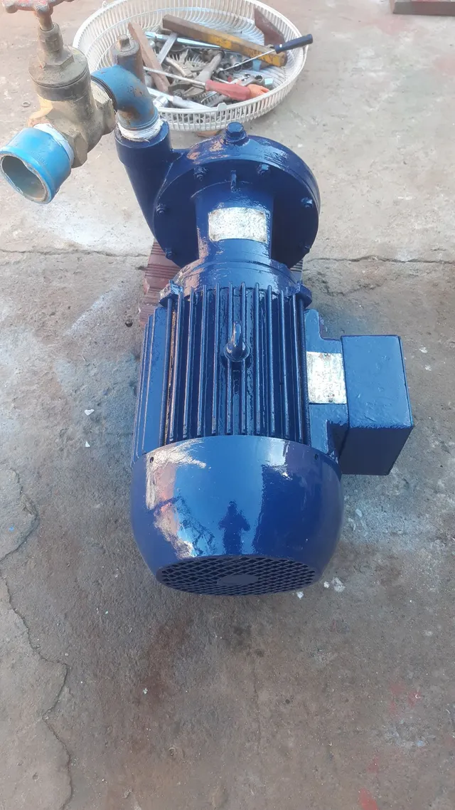 Motobomba 7.5 cv trifasico vazão de 34 mil litros com 40 m.c.a de pressão 