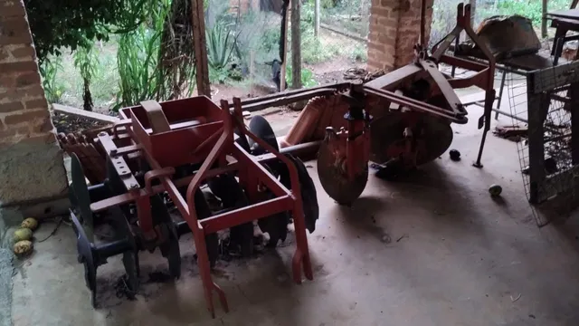 Máquinas agliculas pesadas tratores