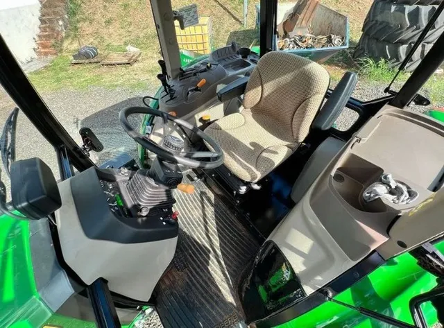 Vendo John Deere 5090E