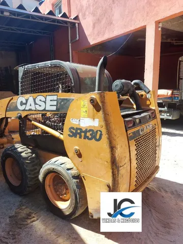 MINI CARREGADEIRA CASE SR130 LOADER ANO 2012 