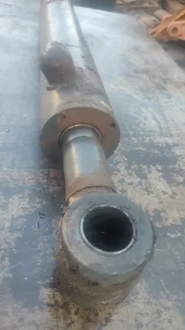 Cilindro Hidraulico Levantamento ?H? Retroescavadeira New Holland B90B p/n *