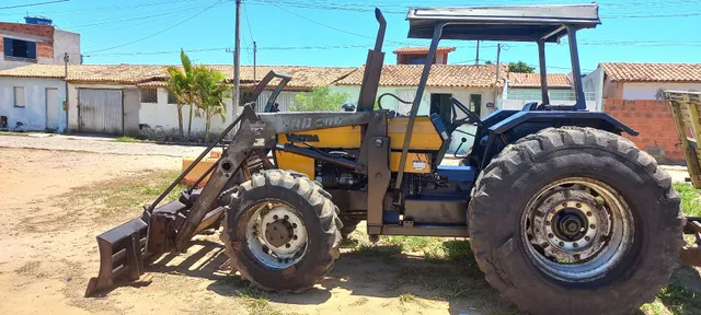 Trator Valtra 785 ano 2008.